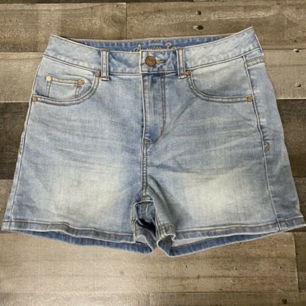 american rag CIE shorts size 7 light wash